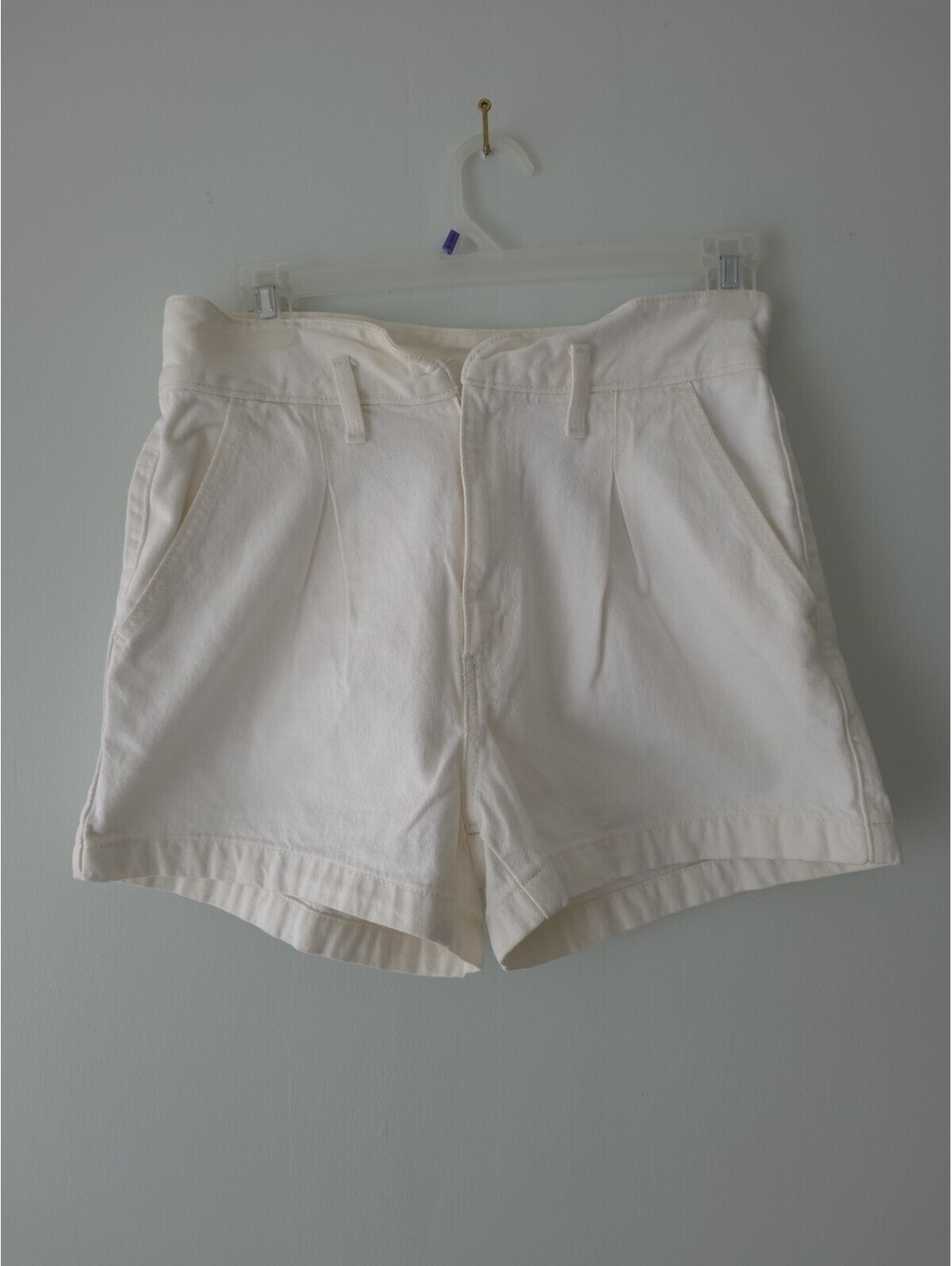 Levis Shorts Womens 29 White High Rise Pleated Front Denim Bermuda Casual Preppy